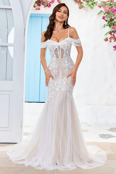 Abito da sposa a sirena con corsetto in tulle con spalle scoperte con applicazioni