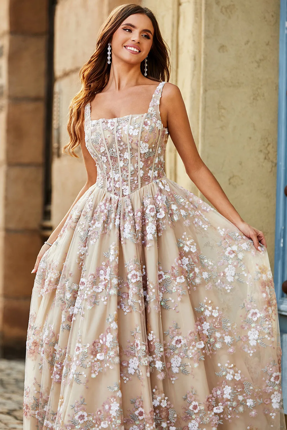 Affascinante A Line Scollo Quadrato Corsetto Corsetto Abito da ballo con appliques