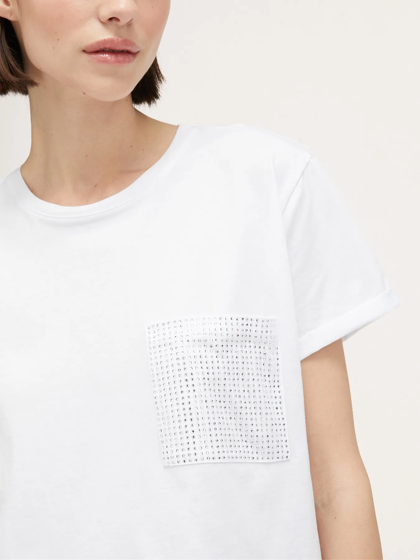 T-shirt bimaterica con tasca strass
